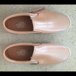 “Pearl Suede” Vans slip-ons
